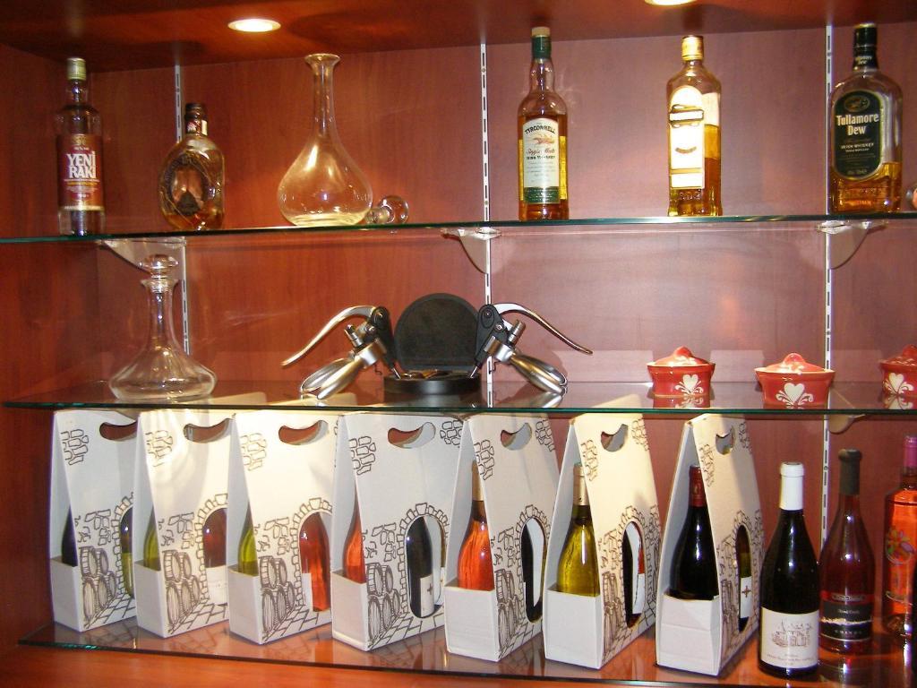 Logis Hotel-Restaurant Le Chene Vert Сен-Пурсен-сюр-Сьюль Экстерьер фото
