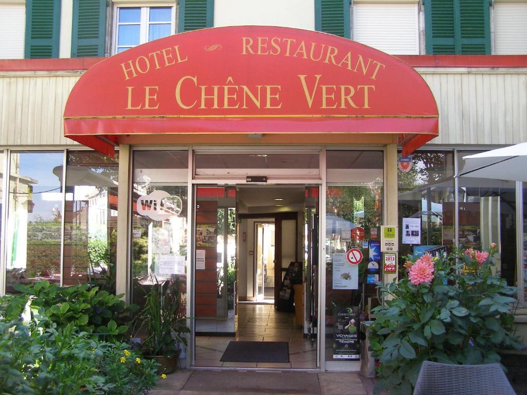Logis Hotel-Restaurant Le Chene Vert Сен-Пурсен-сюр-Сьюль Экстерьер фото